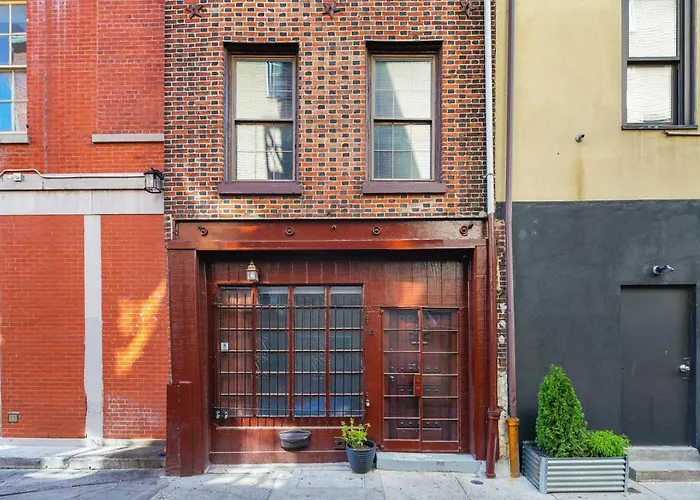 Strawberry House Old City Philadelphia